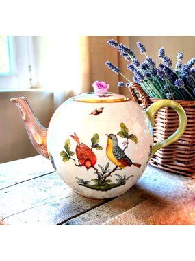 Herend Rothschild Bird Hand-Painted Porcelain Teapot With Rose Finial & Gold tri